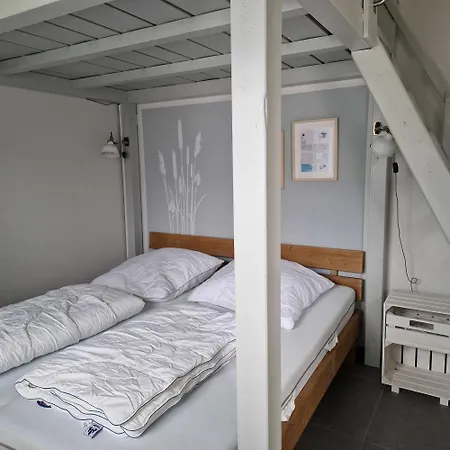 G24 Mit Sauna Im Eigenen Garten بيت للعطل