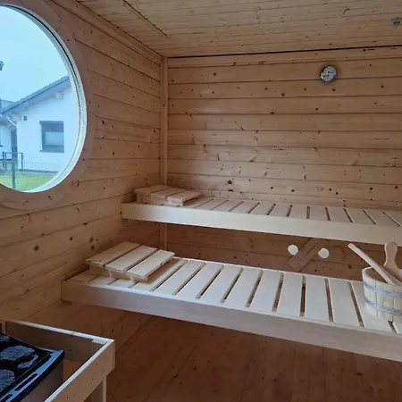 بيت للعطل G24 Mit Sauna Im Eigenen Garten